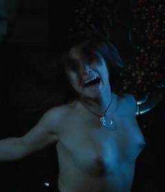Danielle Harris nude, topless and sexy (1 pic) | Pin Celebs