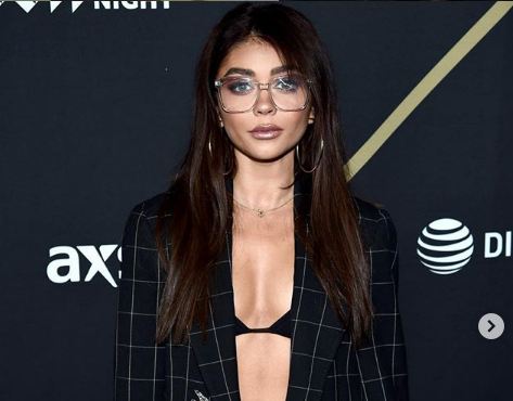 Sarah Hyland poses in barely there swimwear; actress defiantly fighting  health issues - IBTimes India
