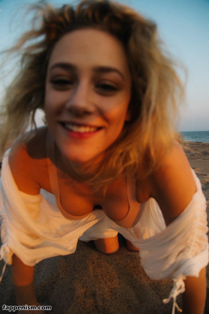 Lili Reinhart Nude Fresh Hot Sexy Leaked Photos | Fappenism