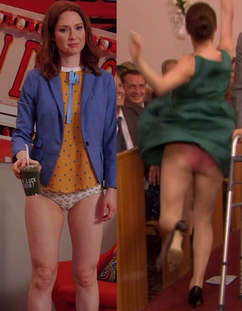 Ellie Kemper Goes From Flashing Panties To Fully Nude