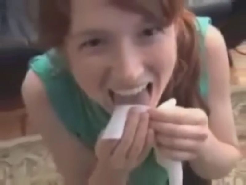 Ellie Kemper Blowjob Crazy Girl Video - Fappenist