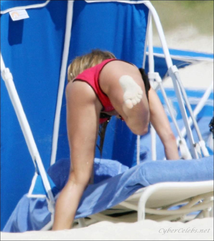 Fergie Bikini Beach Nudes - XXXPornoZone.com