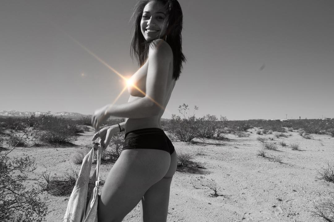 Sporty Seductress Samantha Logan Showing Her Fit Body in High Quality - The  Fappening!