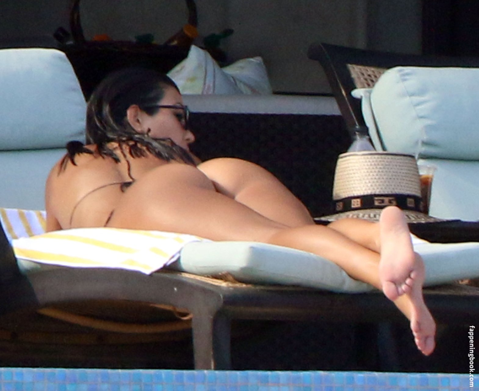 Kourtney Kardashian Nude, Sexy, The Fappening, Uncensored - Photo #314334 -  FappeningBook