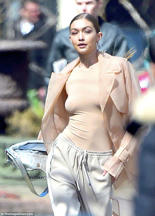 Gigi Hadid braless under nude top for NYC photoshoot | Daily Mail Online
