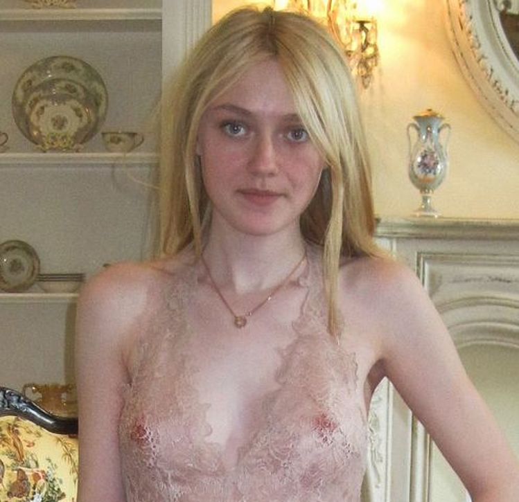 Dakota Fanning Nude Sex Videos u0026 Oops Bikini Pics