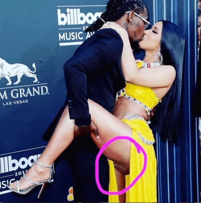 18+] Cardi B Went Naked To Defend Her Viral Pussy picture (Watch Video) »  Naijaloaded