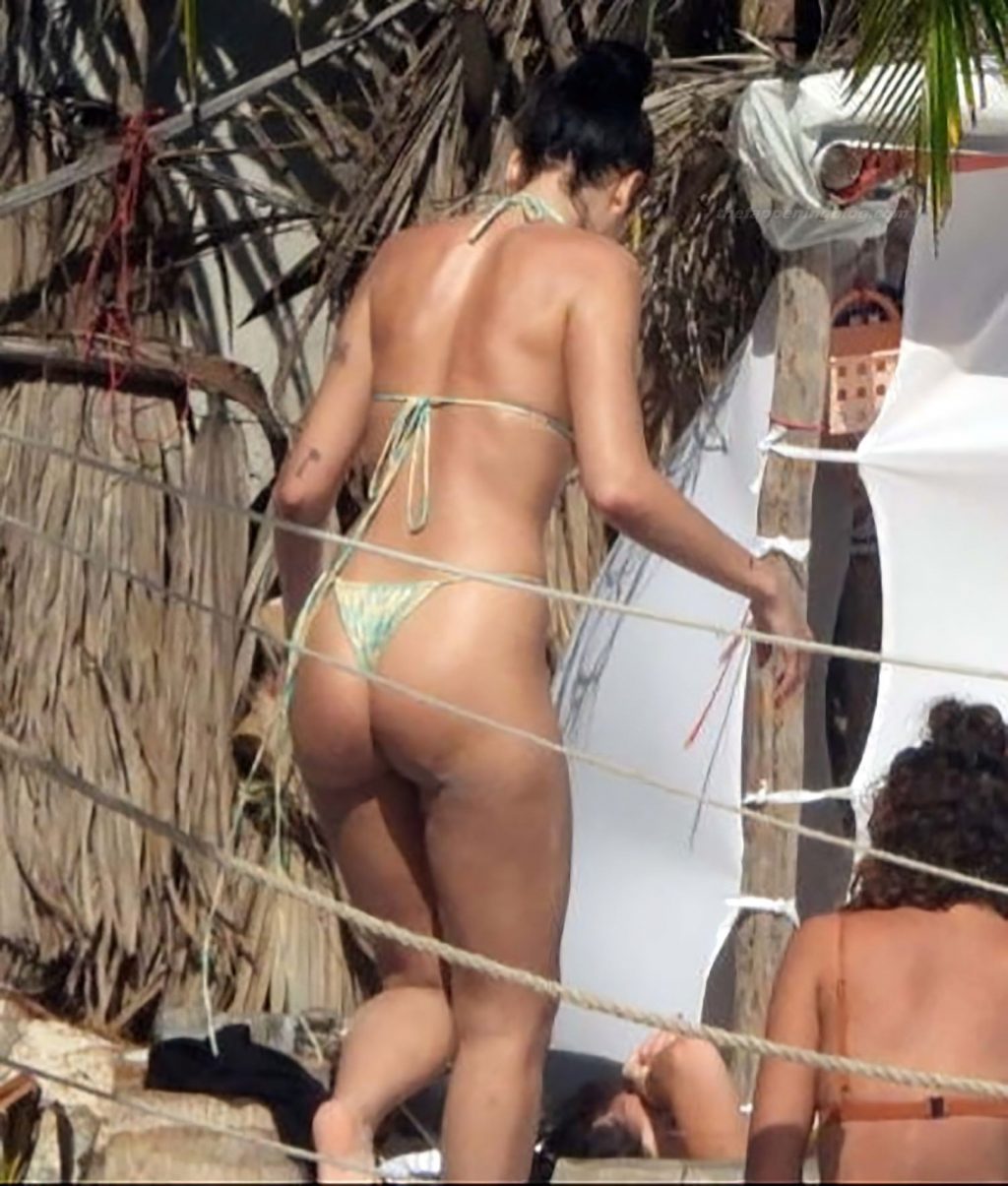 Dua Lipa Flaunts Her Sexy Butt on Vacation in Tulum (26 Photos) - Onlyfans  Nudes